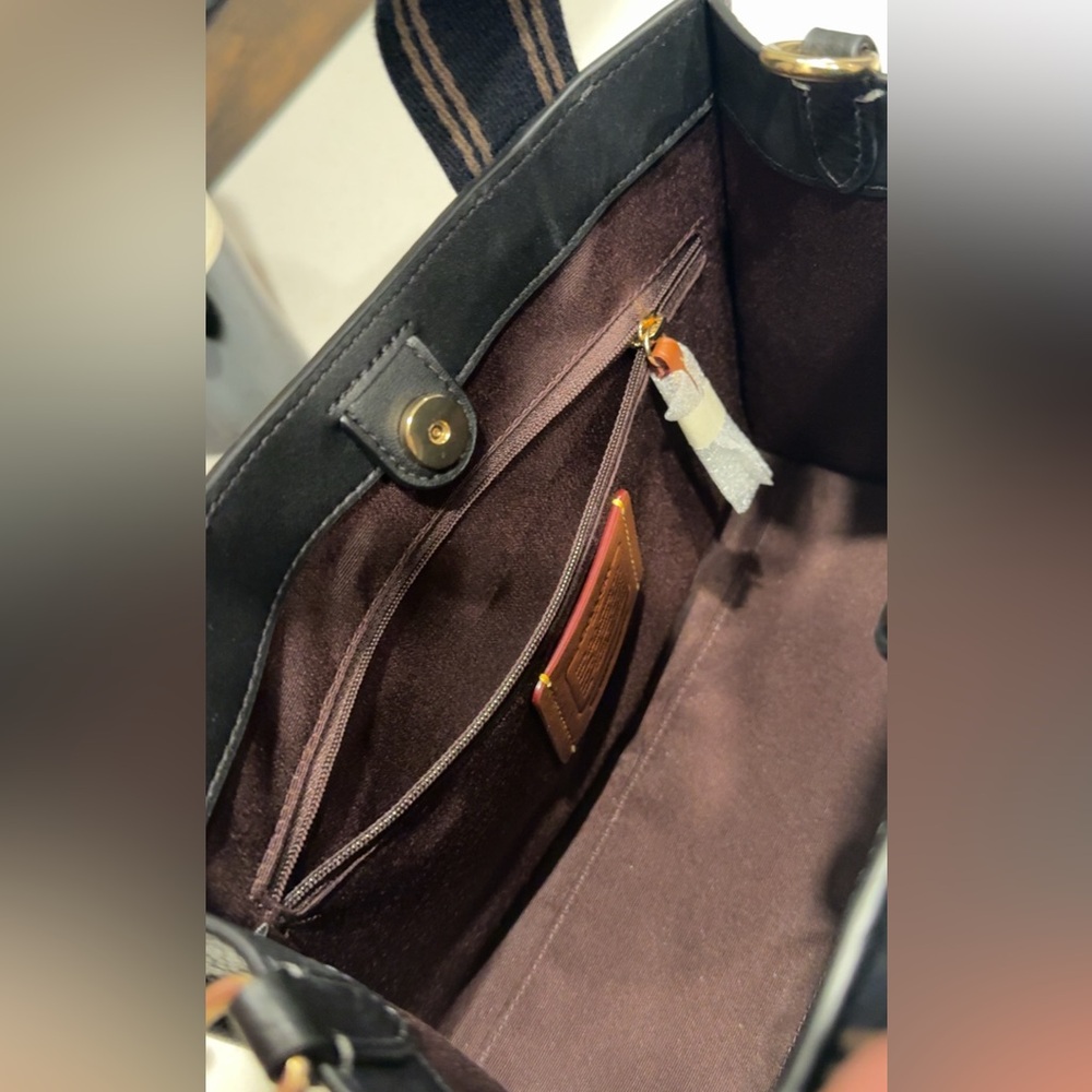SOLD‼️‼️ Smith Tote 24 in Refined pebble leather - Picture 8 of 9